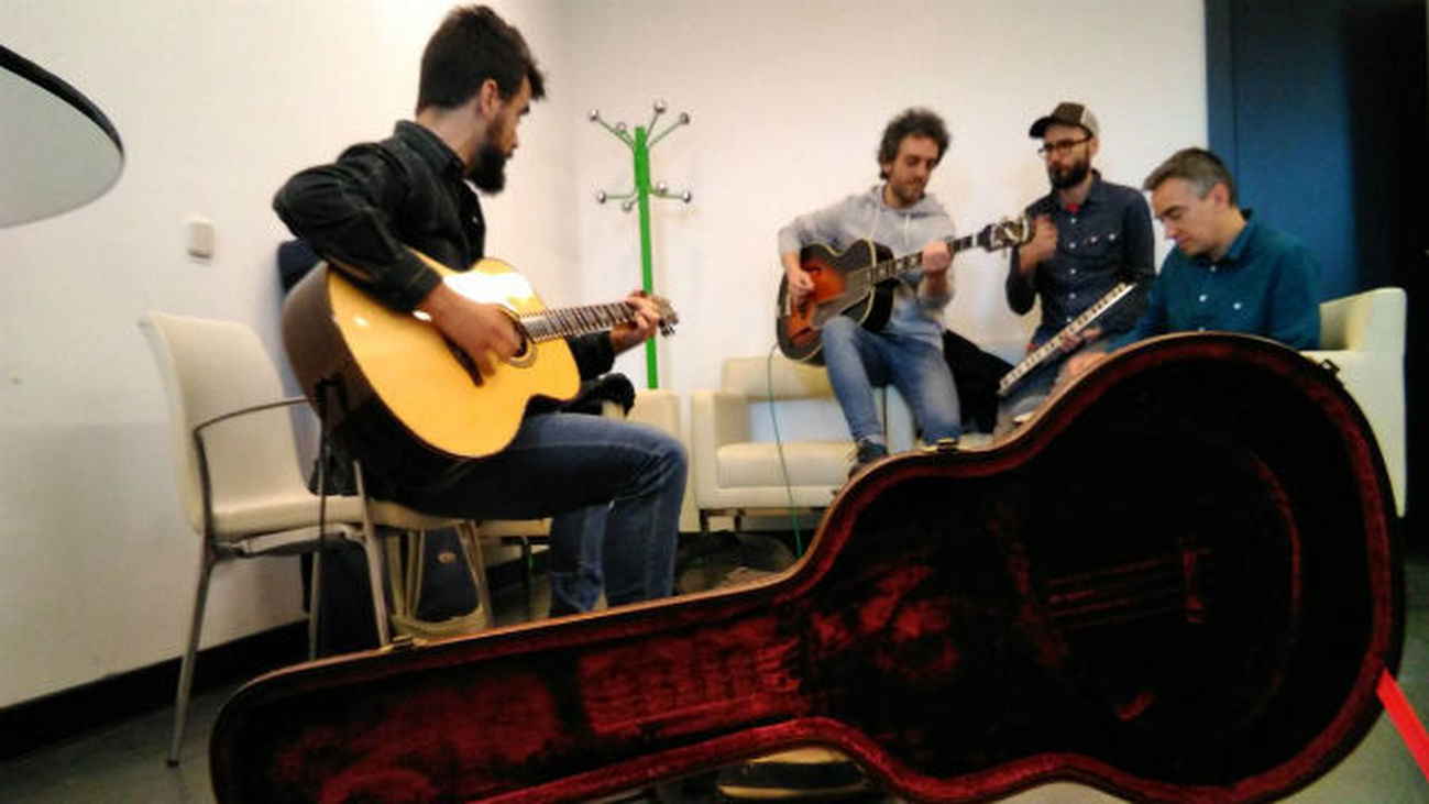 Los chicos de Anaut tocan en directo en Buenos Días