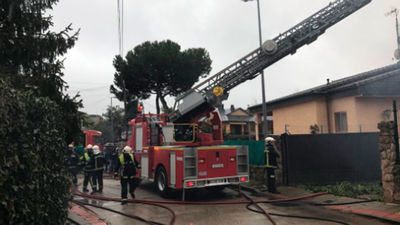 Un incendio destruye por completo un chalé en Colmenajero sin víctimas