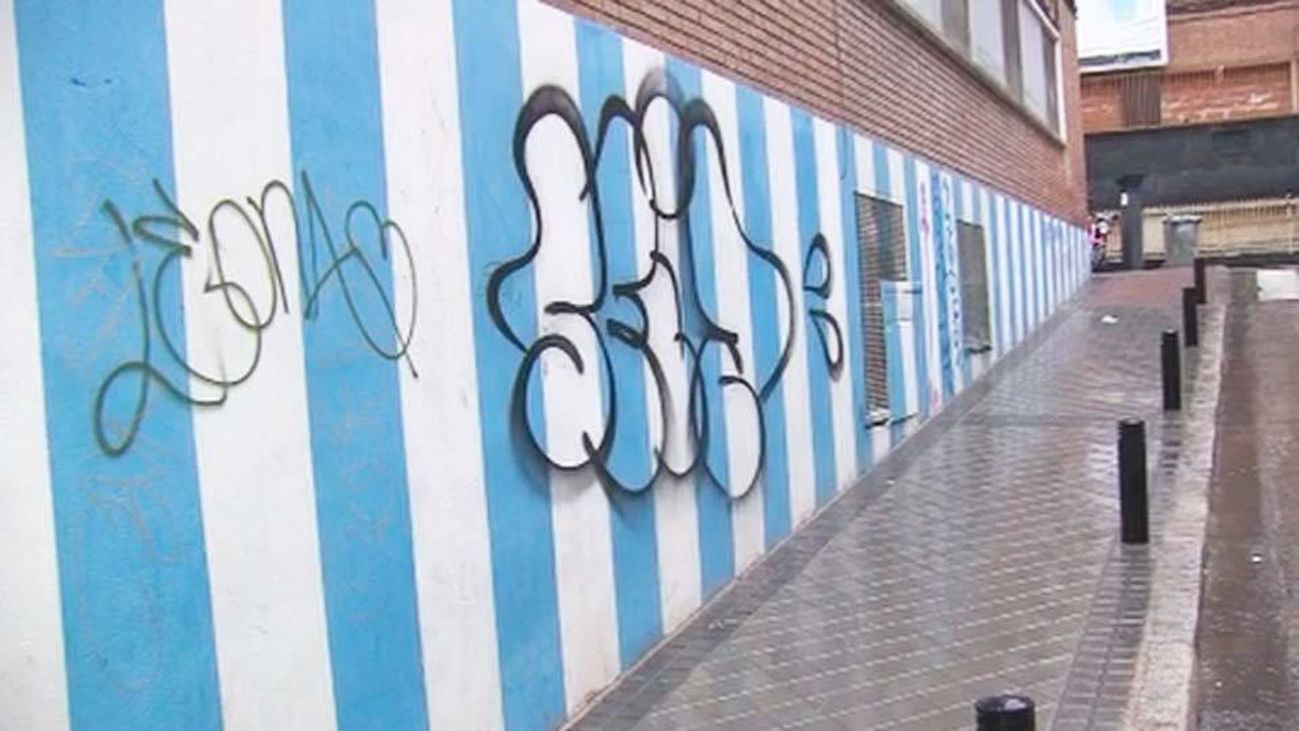 Los vecinos de Tetuán, hartos de las pintadas