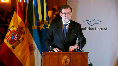 Rajoy critica a los que anteponen "mitos nacionalistas e  ideas populistas" a las "necesidades reales de la gente"