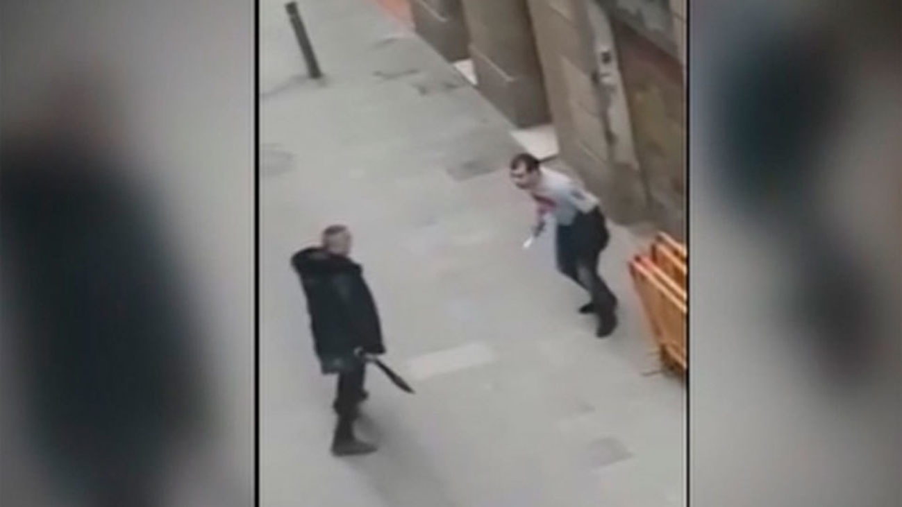 Pelea a machetazos y navajazos en el barrio del Raval en Barcelona