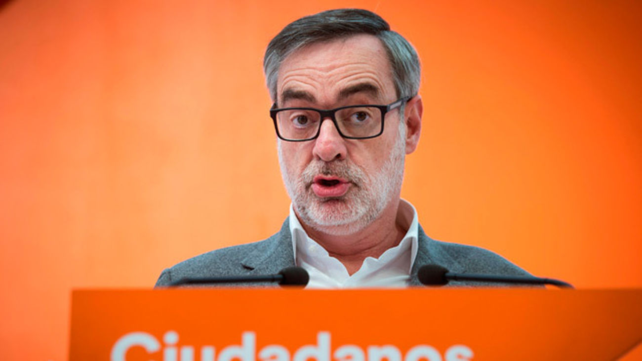 Ciudadanos apoyaría un cambio en la Comunidad si Rajoy "encubre hasta el final" a Cifuentes