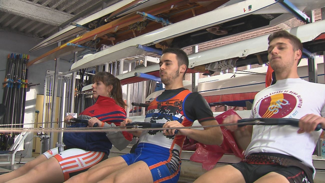 Dos años sin poder remar en un Manzanares sin agua por la reparación de una presa