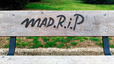 La poesía moderna no es poesía