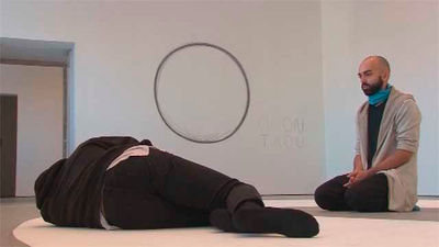 La artista Dora García invade el Reina Sofía con sus performances