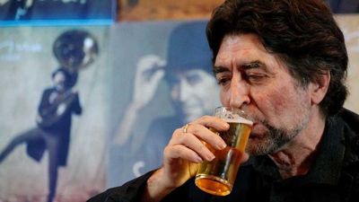 Joaquín Sabina recibe el alta hospitalaria de su problema circulatorio