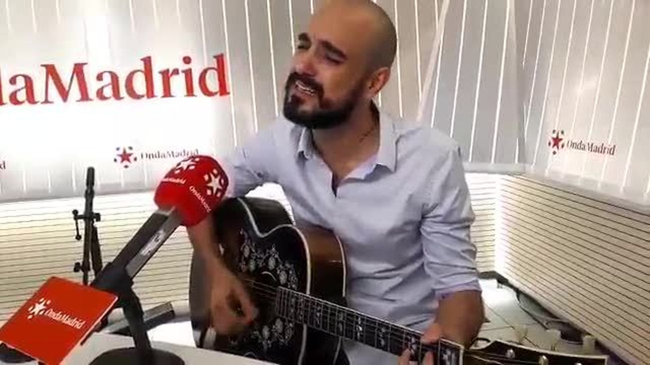 Abel Pintos toca en directo 'Motivos'