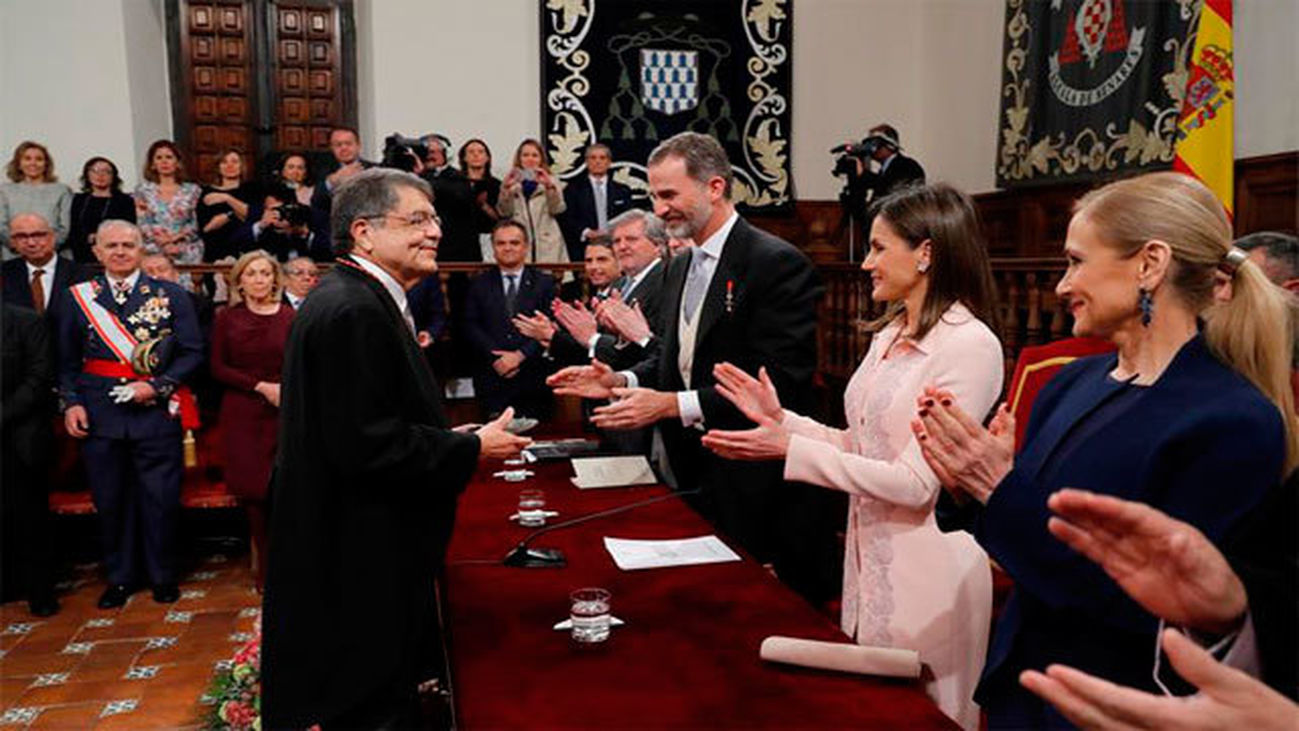 Sergio Ramírez recibe el Premio Cervantes de manos de Felipe VI