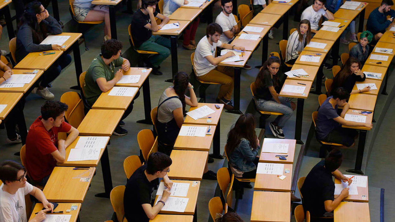 Unos 200.000 alumnos de la Comunidad realizan las evaluaciones de la LOMCE