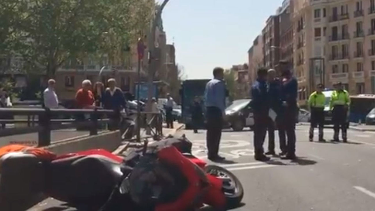 Una pareja de ancianos herida grave y un hombre leve tras ser arrollados por una moto
