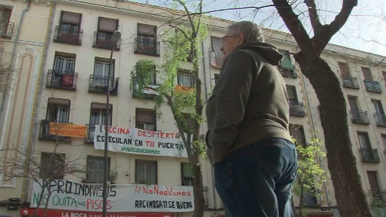 Los inquilinos del número 11 de Argumosa, varios ancianos, se quedan sin su casa