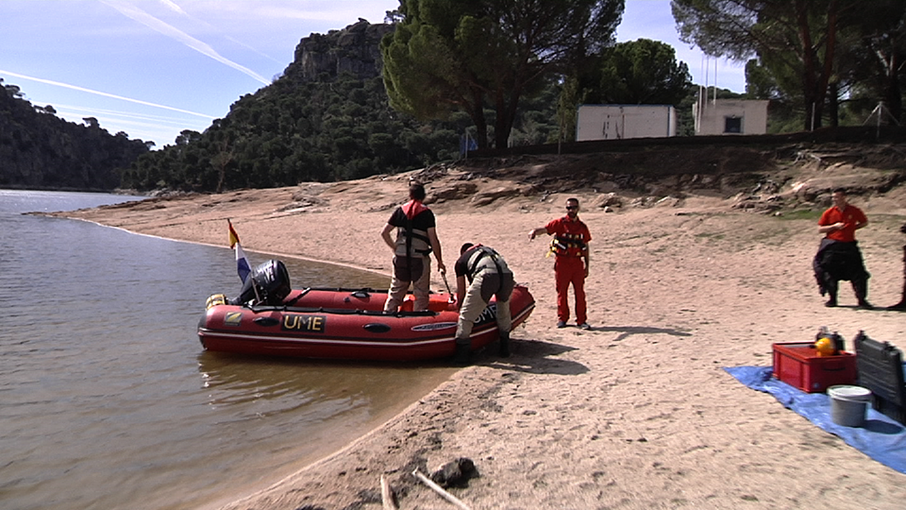 Equipos de rescate subacuático de la UME