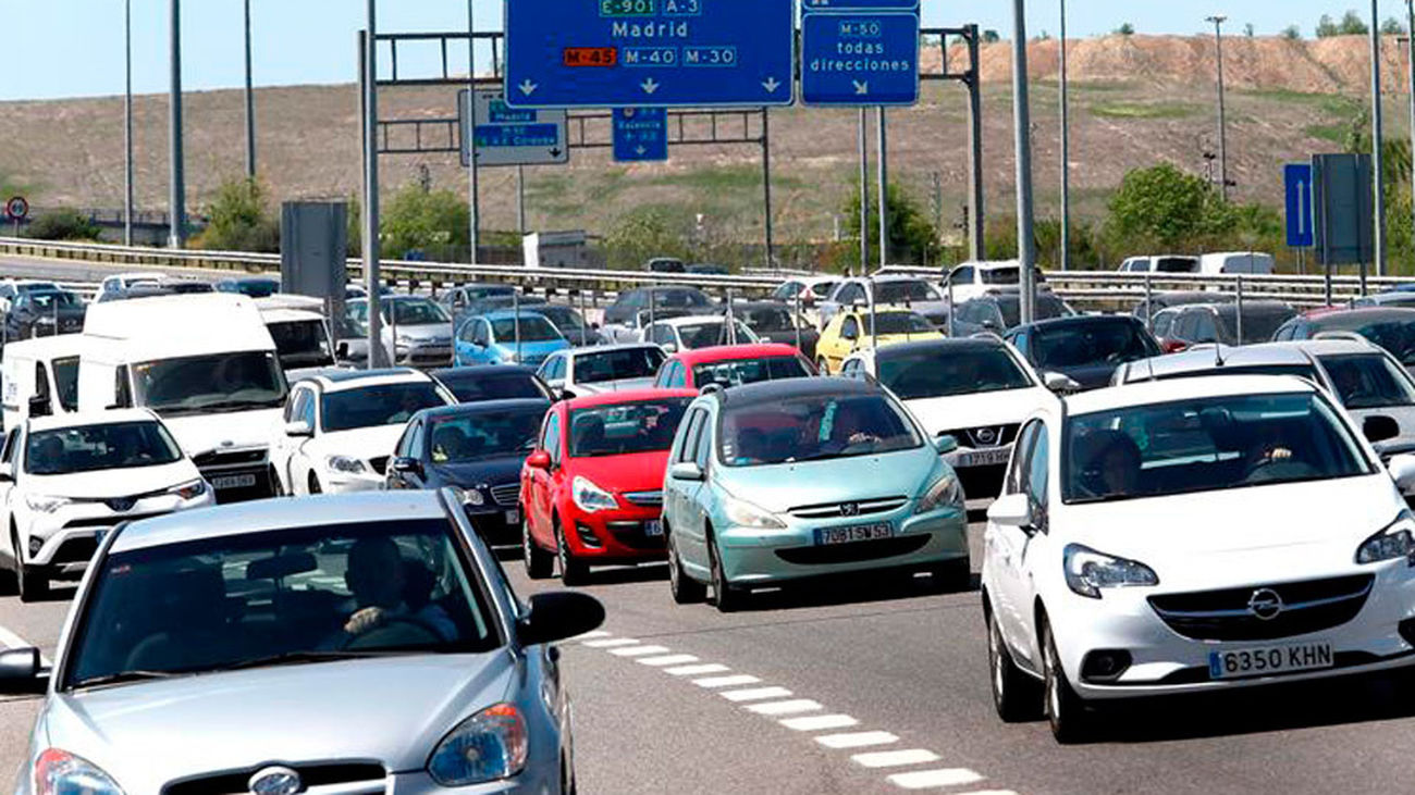 Atascos en la operación salida de Madrid