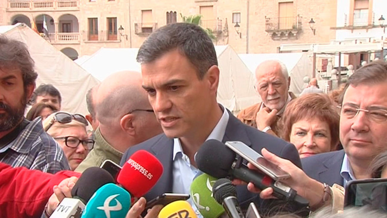 Sánchez pide a Rivera que no bloquee a Gabilondo, un candidato "limpio"