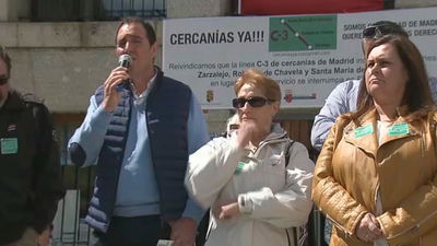 Vecinos de Robledo, Zarzalejo y Santa María de la Alameda se concentran para reclamar más Cercanías