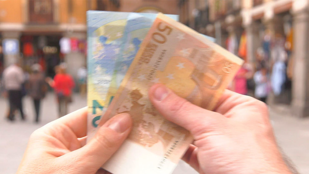 El trabajo en negro, tema de análisis en 'Madrid es cifra'