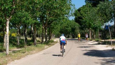 Dos ciclistas heridos tras chocar de frente en la Casa de Campo