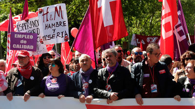 Miles de manifestantes piden en Madrid el 1 de mayo mejores salarios y reparto de la riqueza