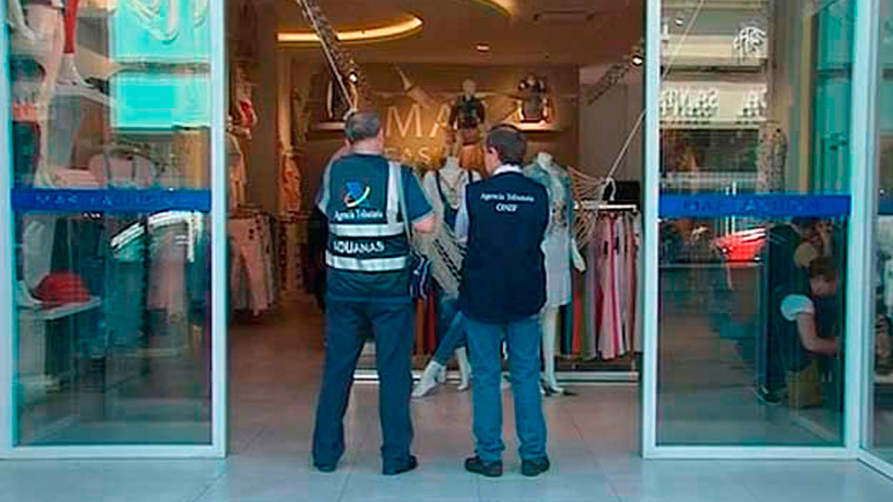 Operación contra la piratería en Cobo Calleja con dos detenidos