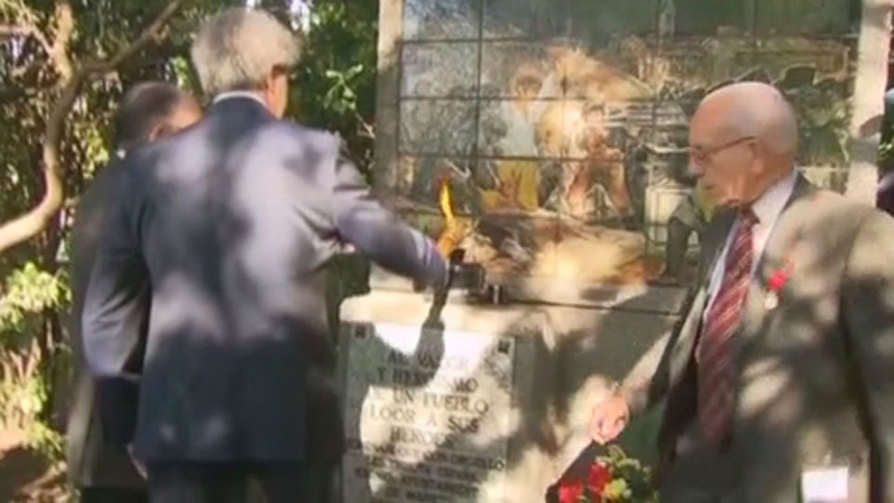 Homenaje en el Cementerio de La Florida a los Héroes del Dos de Mayo