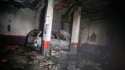 Incendio en el garaje de un edificio de viviendas del Retiro, con cinco coches afectados