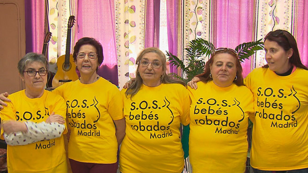 Víctimas del robo de bebés en España reclaman justicia en el Día de la Madre