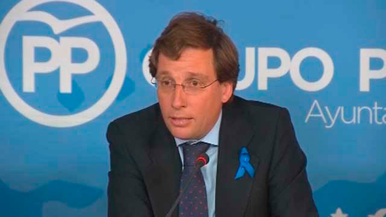 Martínez-Almeida duda de la "capacidad y profesionalidad"  de Carmena y Barbero para dirigir la Policía Municipal