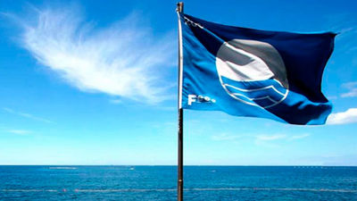 España lucirá 696 banderas azules en las playas, 12 más que en 2017