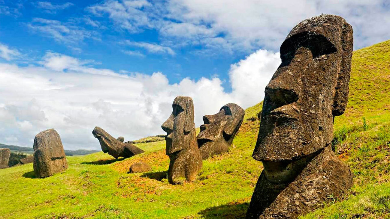 Madrileños por el mundo: La enigmática Isla de Pascua y la colorida Valparaiso