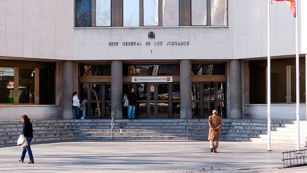 La víctima de 'la manada' denuncia ante el juez la filtración de sus datos personales