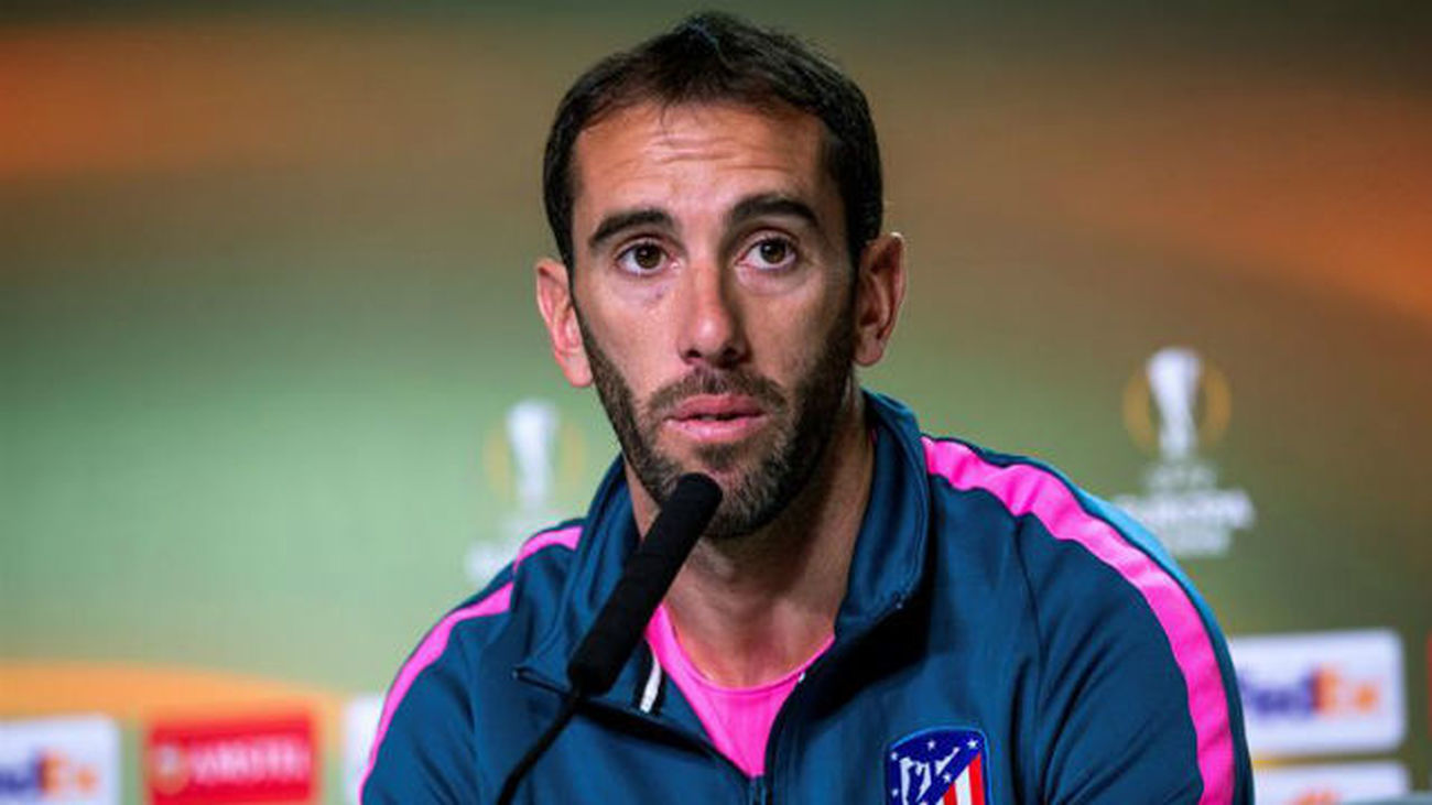 Godín: "No hablamos de favoritismo, hay que hablar dentro del campo"