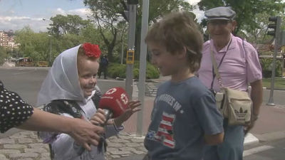 Alegría, agua y rosquillas en la pradera de San Isidro
