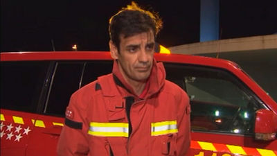 Un aparatoso incendio en una vivienda de Majadahonda causa dos heridos leves