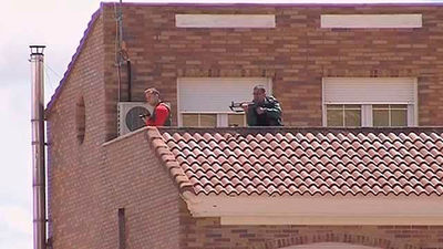 Se entrega el policía nacional atrincherado en los Juzgados de La Almunia (Zaragoza)