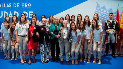Carmena en la entrega de medallas de la Ciudad: "No podemos consentir que no se oigan voces, o miradas femeninas"