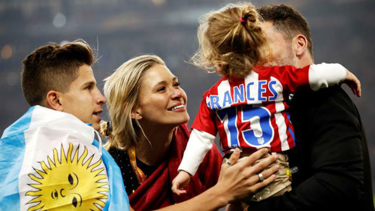 Simeone con su familia