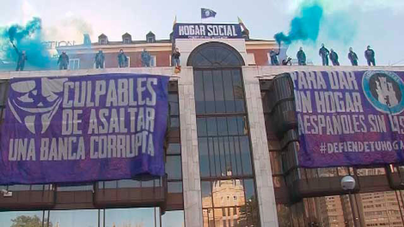 Aplazado de nuevo el desalojo de Hogar Social al no poder entrar el cerrajero