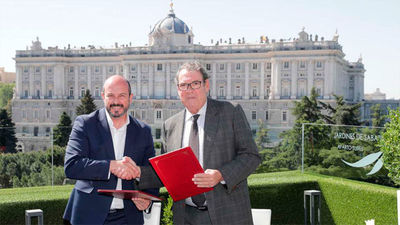 La Comunidad firma un convenio para instalar en hoteles puntos de recarga para vehículos eléctricos