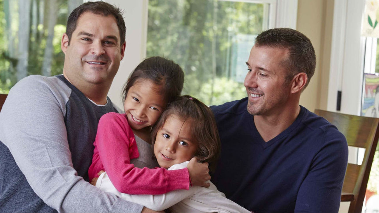 Colectivos LGTB piden sustituir los días de la madre y el padre por el de las familias