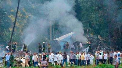 Un avión de Cubana de Aviación se estrella con 104 pasajeros en La Habana