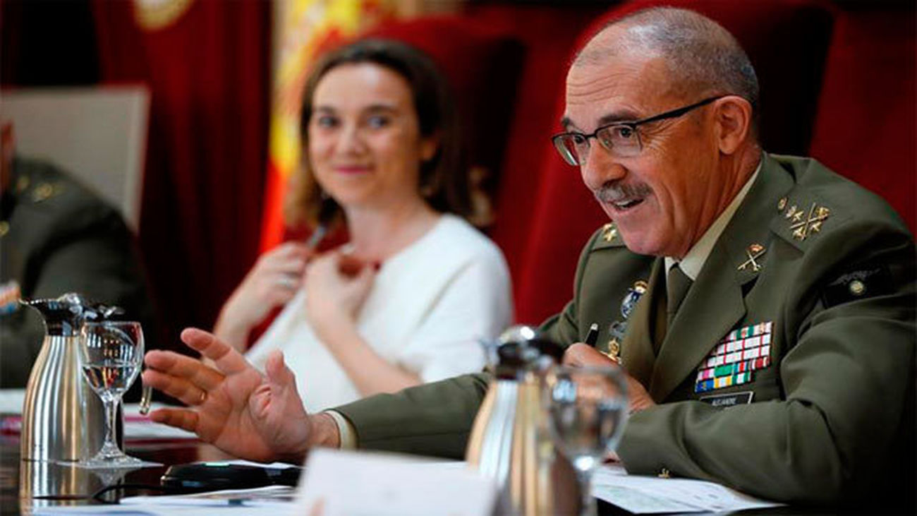 La alcaldesa de Logroño, Concepción Gamarra, junto con el general del Ejército de Tierra, Fernando Alejandre