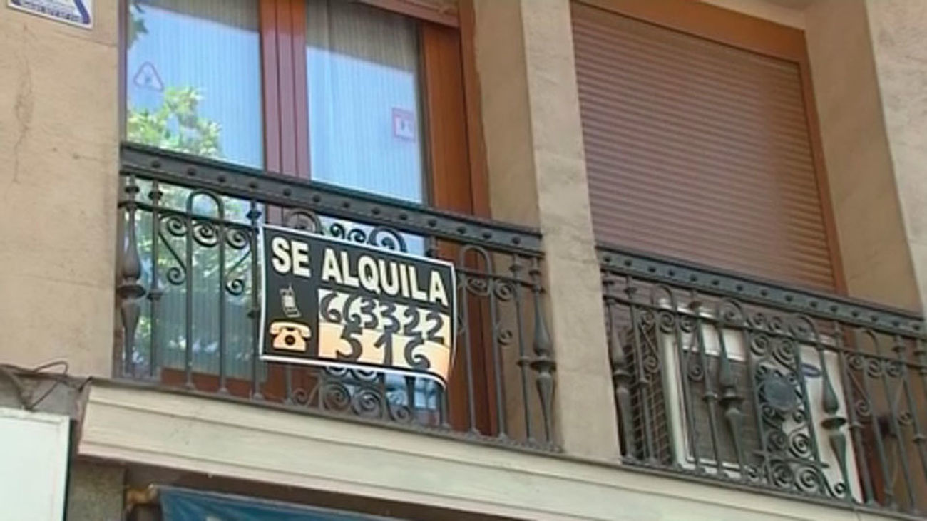 La demanda de vivienda de alquiler cae un 36% en un año en Madrid