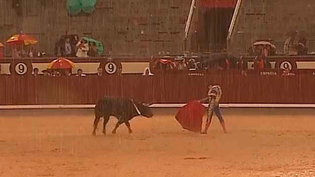 14ª de la Feria de San Isidro 2018: Oreja para Toñete en medio del aguacero