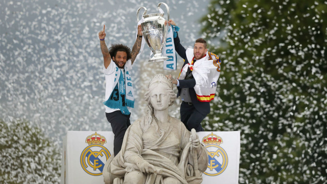 La Decimotercera, recibida con júbilo y éxtasis en Cibeles