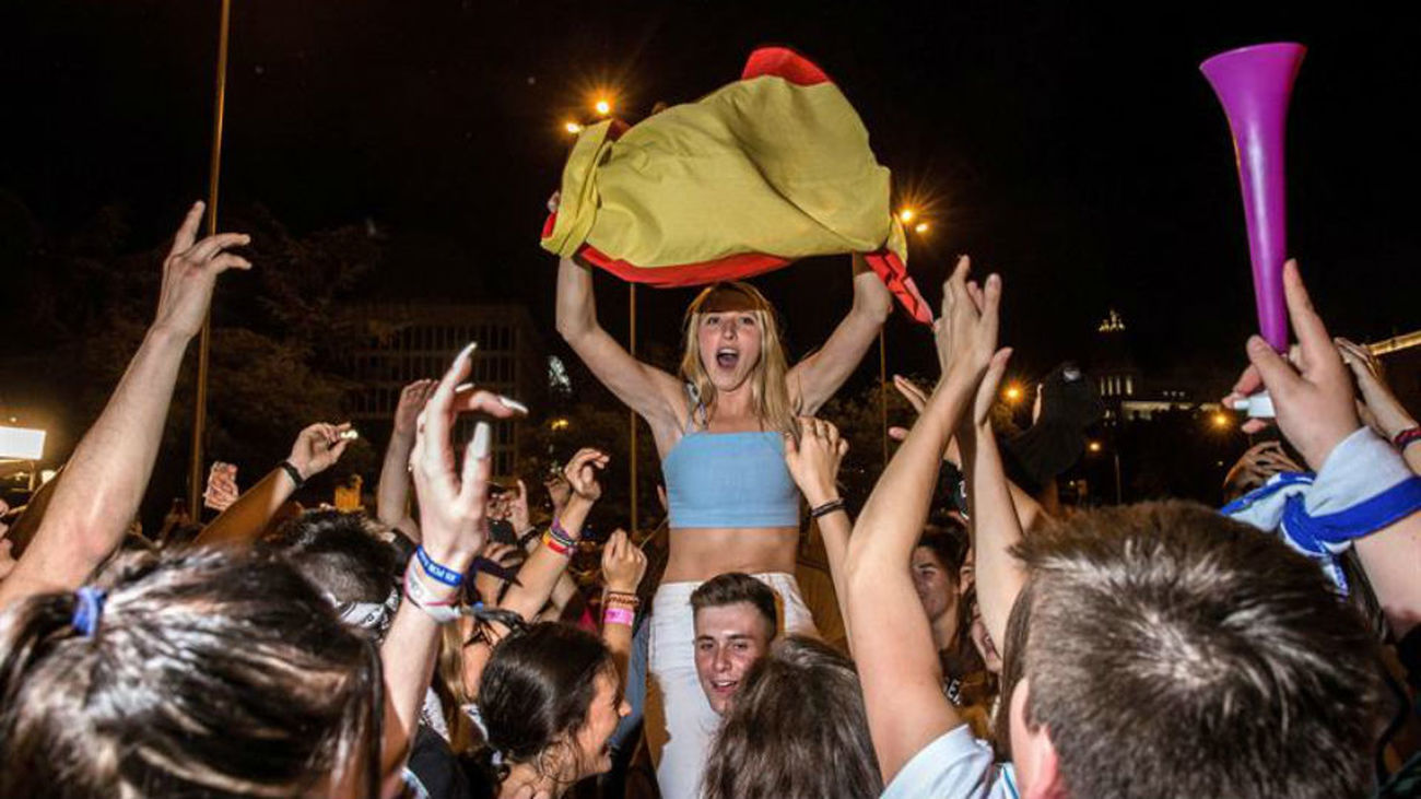 Afición del Real Madrid en Cibeles