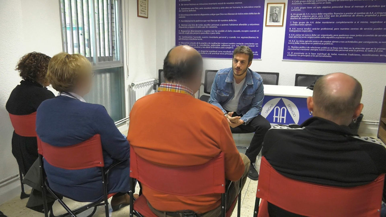 Alcohólicos anónimos, el gran paso para acabar con el infierno del alcohol