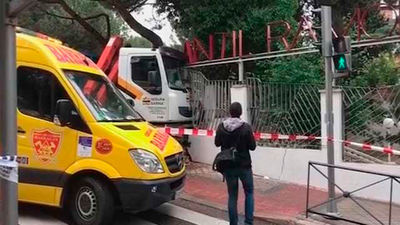 Un camión impacta contra un muro exterior de una guardería en Canillas sin causar heridos