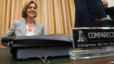 Cospedal niega que cobrara sobresueldos y amenaza al PSOE con querellarse por acusarla