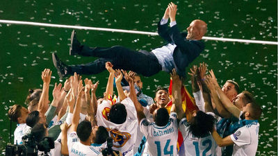 La plantilla del Real Madrid se despide de Zizou