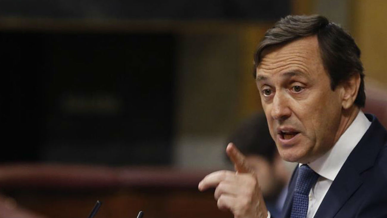 El PP acusa a Sánchez de poner en jaque la unidad de España